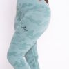 camouflages sport bra in light green