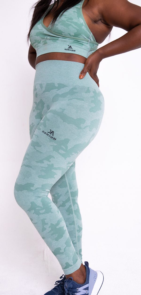 camouflages sport bra in light green